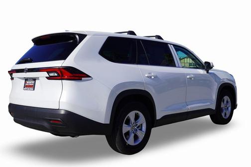 2026 Toyota Highlander LE