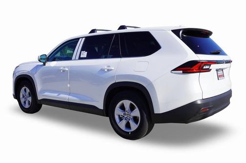 2026 Toyota Highlander LE