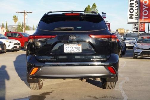 2022 Toyota Highlander Limited