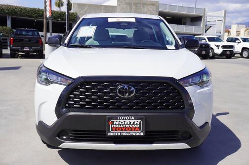 Pearl 2024 Toyota Corolla Cross L