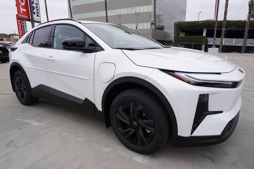 Wind Chill Pearl [extra_cost_color] 2026 Toyota C-HR SE
