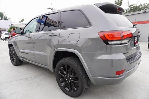 2022 Jeep Grand Cherokee Laredo