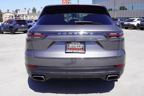Quartzite Grey Metallic 2022 Porsche Cayenne Cayenne