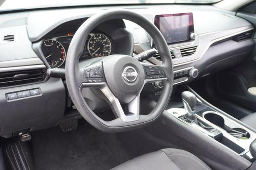 Gun Metallic 2024 Nissan Altima 2.5 SV