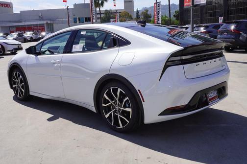 Wind Chill Pearl 2026 Toyota Prius Plug-In Hybrid XSE Premium