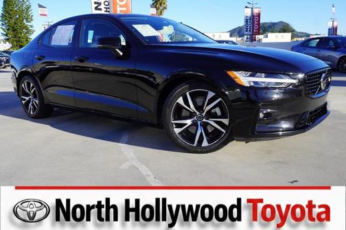 2024 Volvo S60 B5 Core Dark Theme