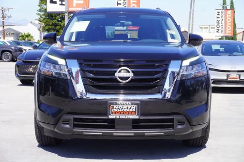 Super Black 2022 Nissan Pathfinder SV 2WD