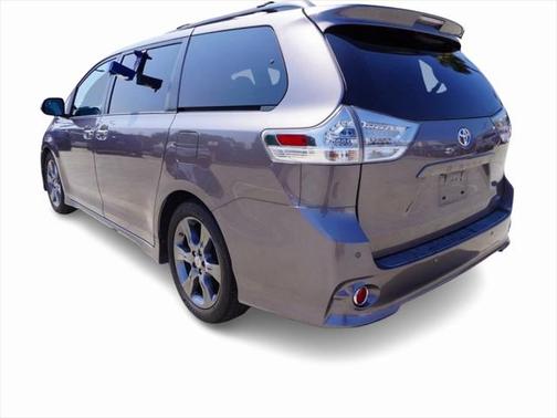 2016 Toyota Sienna SE