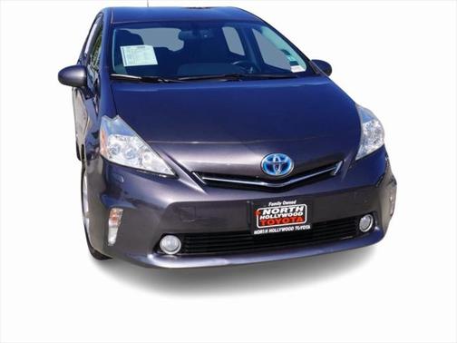 2014 Toyota Prius v Five
