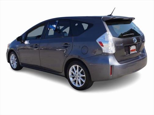 2014 Toyota Prius v Five