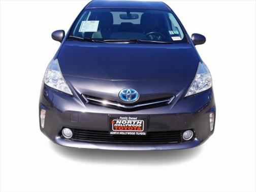 2014 Toyota Prius v Five