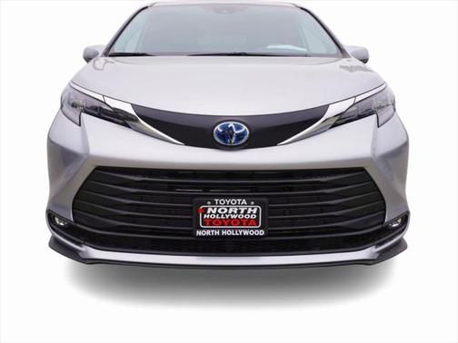 2025 Toyota Sienna XLE 7 Passenger