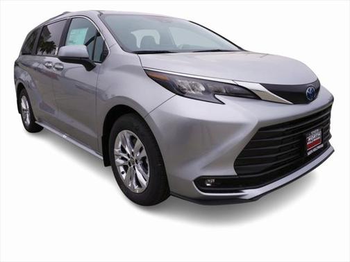 2025 Toyota Sienna XLE 7 Passenger
