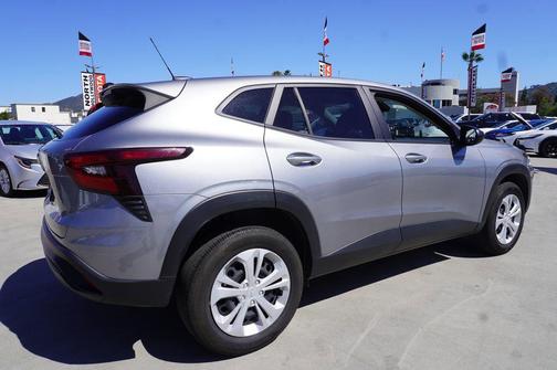 Sterling Gray Metallic 2025 Chevrolet Trax LS