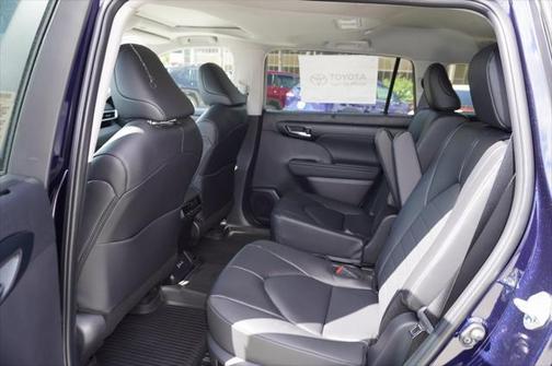 2025 Toyota Highlander Hybrid XLE
