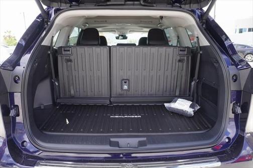 2025 Toyota Highlander Hybrid XLE
