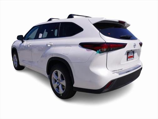 2025 Toyota Highlander LE I4
