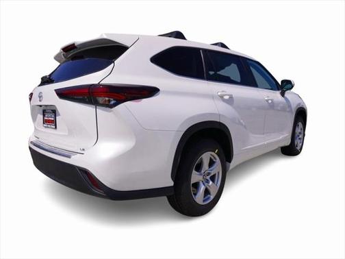 2025 Toyota Highlander LE I4