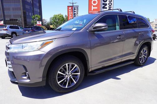 Predawn Gray Mica 2018 Toyota Highlander XLE