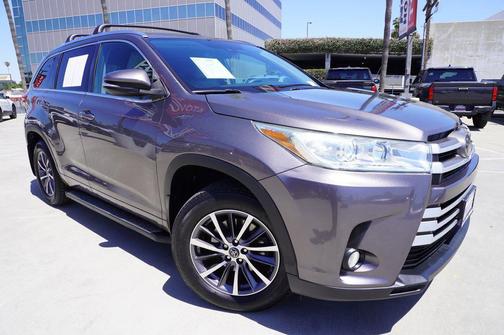 Predawn Gray Mica 2018 Toyota Highlander XLE