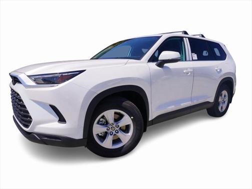 2025 Toyota Highlander LE