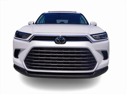 2025 Toyota Highlander LE