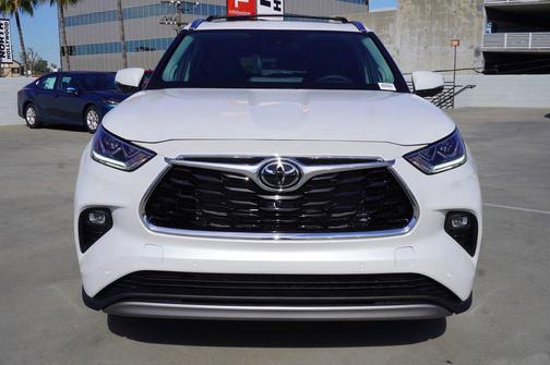 2026 Toyota Highlander Platinum