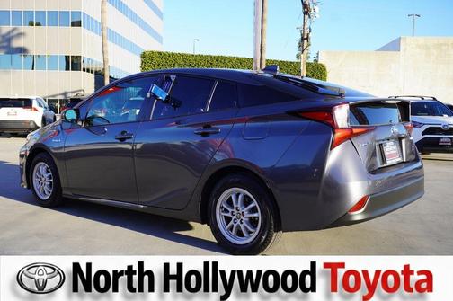 2022 Toyota Prius LE