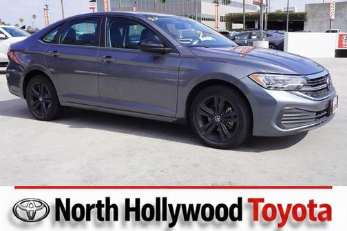 Platinum Gray Metallic 2023 Volkswagen Jetta 1.5T SE