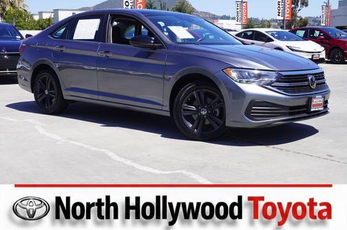 Platinum Gray Metallic 2023 Volkswagen Jetta 1.5T SE