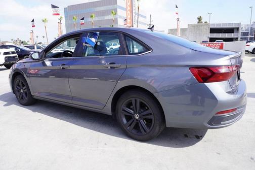 Platinum Gray Metallic 2023 Volkswagen Jetta 1.5T SE