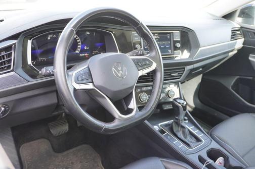 Platinum Gray Metallic 2023 Volkswagen Jetta 1.5T SE