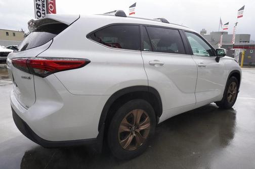 2023 Toyota Highlander Hybrid XLE