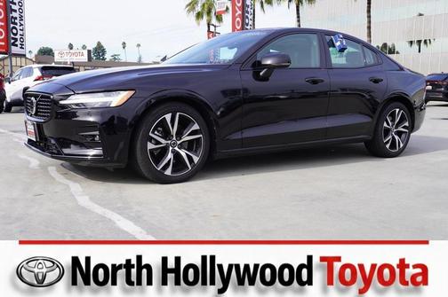 2024 Volvo S60 B5 Plus Dark Theme