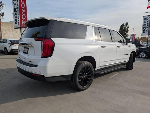 2022 GMC Yukon XL SLT