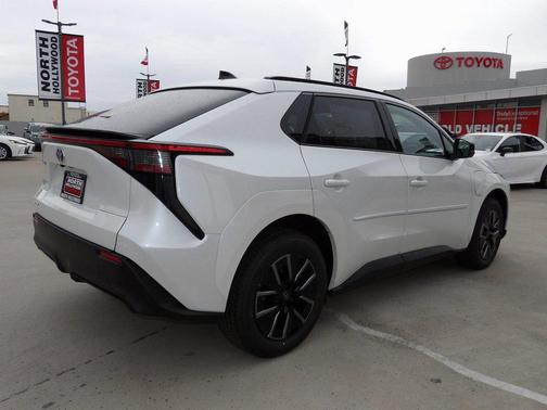 2026 Toyota bZ XLE Plus