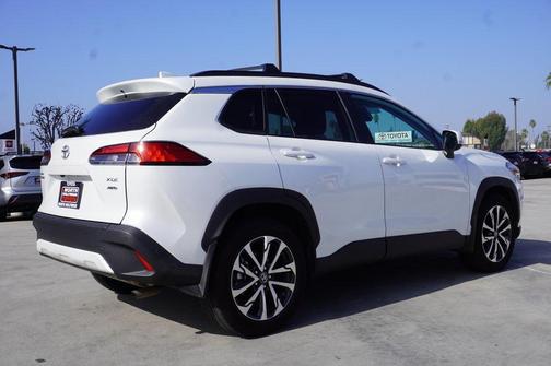 2024 Toyota Corolla Cross XLE