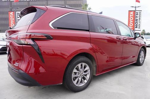 2022 Toyota Sienna XLE