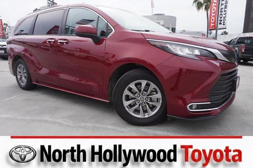 2022 Toyota Sienna XLE