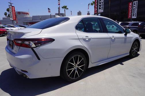 Ice Edge 2024 Toyota Camry SE