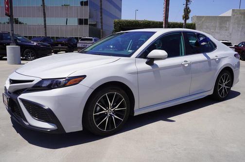 Ice Edge 2024 Toyota Camry SE