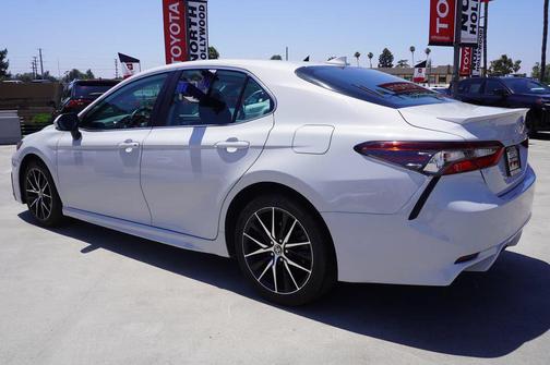 Ice Edge 2024 Toyota Camry SE