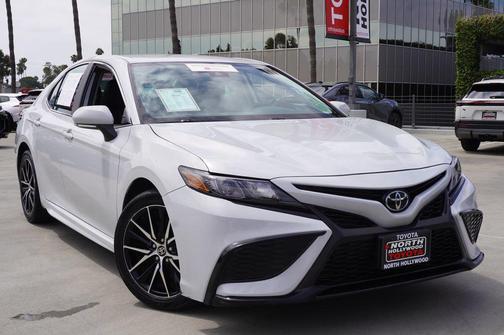 Ice Edge 2024 Toyota Camry SE