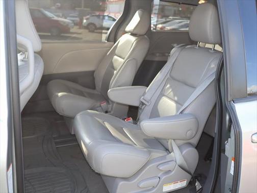 2019 Toyota Sienna XLE
