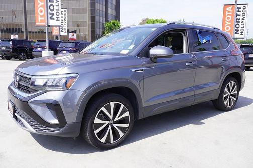 Gray 2022 Volkswagen Taos 1.5T SE
