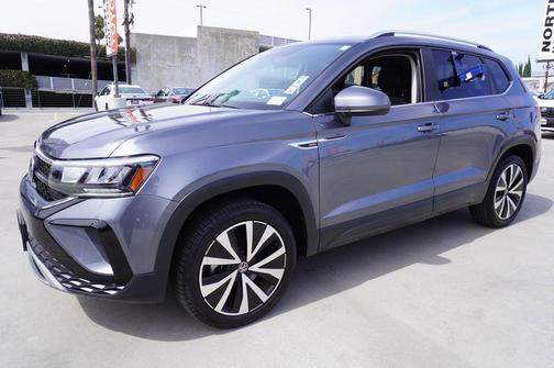 Gray 2022 Volkswagen Taos 1.5T SE