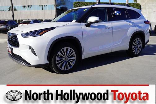 2023 Toyota Highlander Hybrid Platinum
