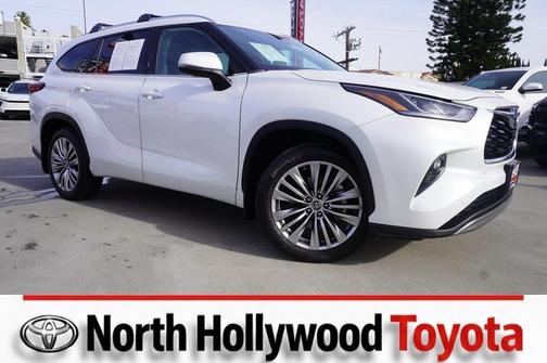 2023 Toyota Highlander Hybrid Platinum