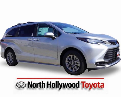 2025 Toyota Sienna XLE