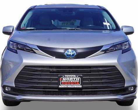 2025 Toyota Sienna XLE